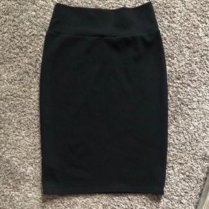 NWOT LuLaRoe solid black Cassie skirt